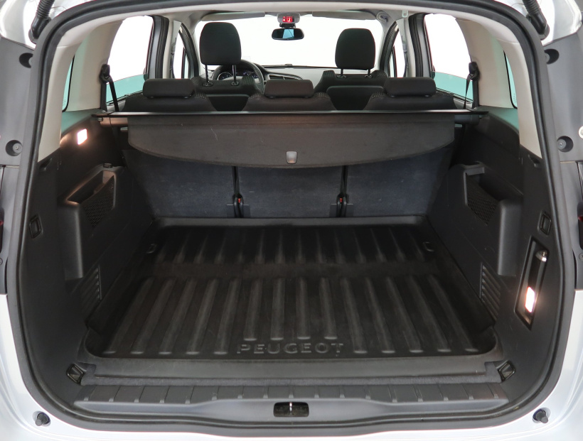 Peugeot 5008, 2011