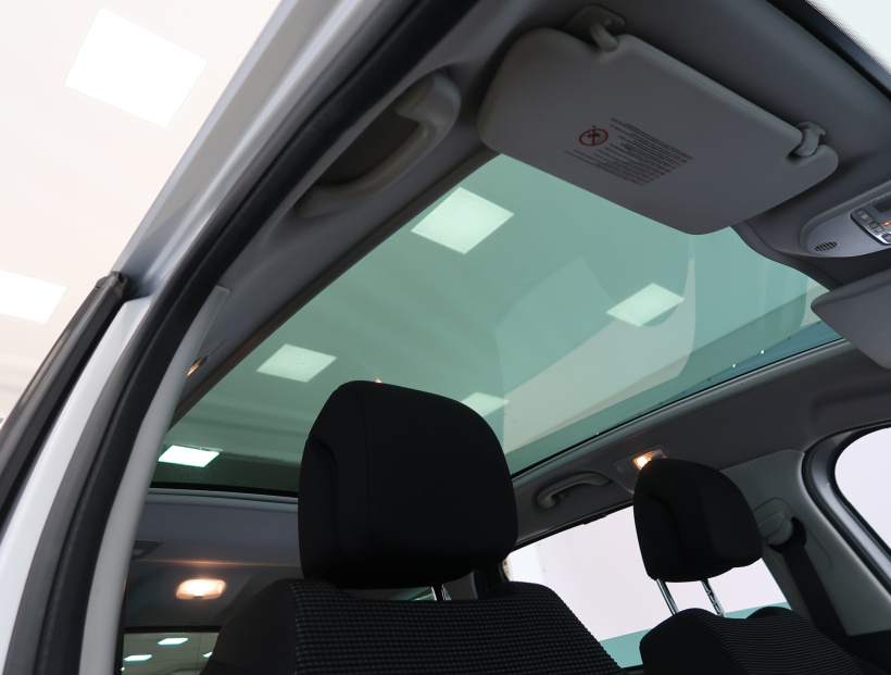 Peugeot 5008, 2011