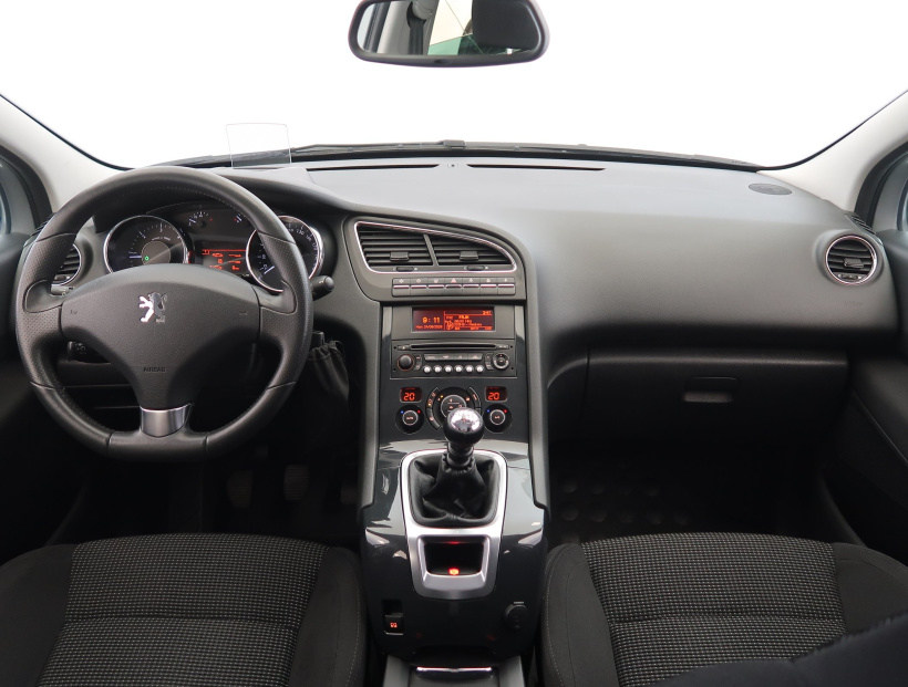 Peugeot 5008, 2011