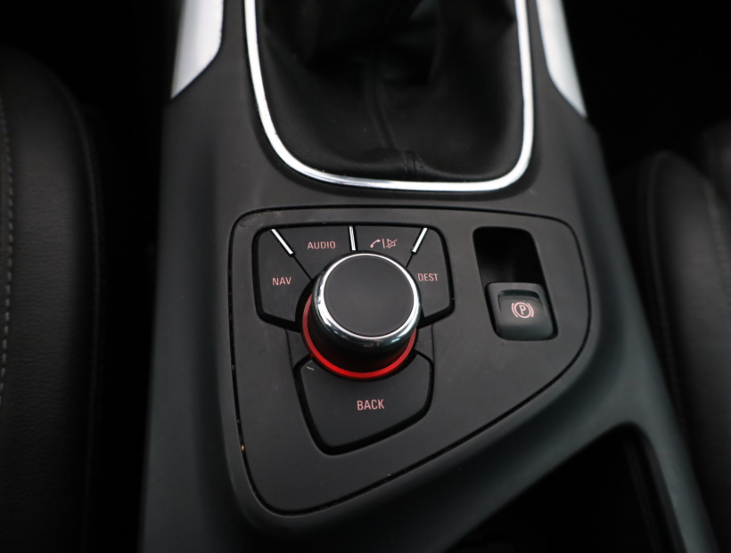 Opel Insignia, 2010