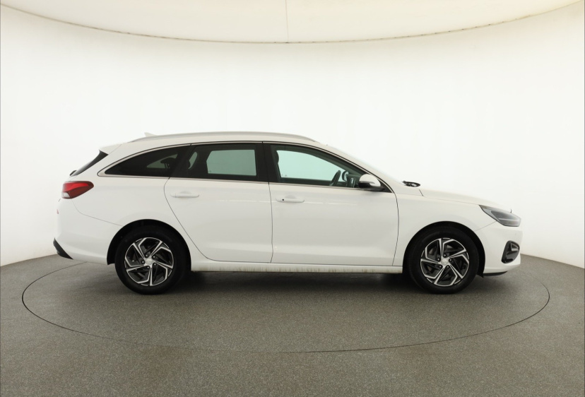Hyundai i30, 2023