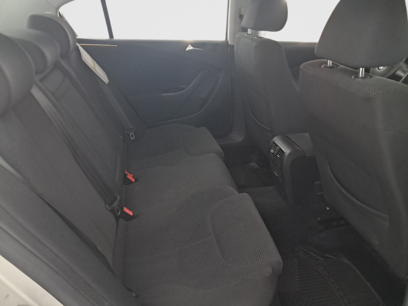 Volkswagen Passat, 2010