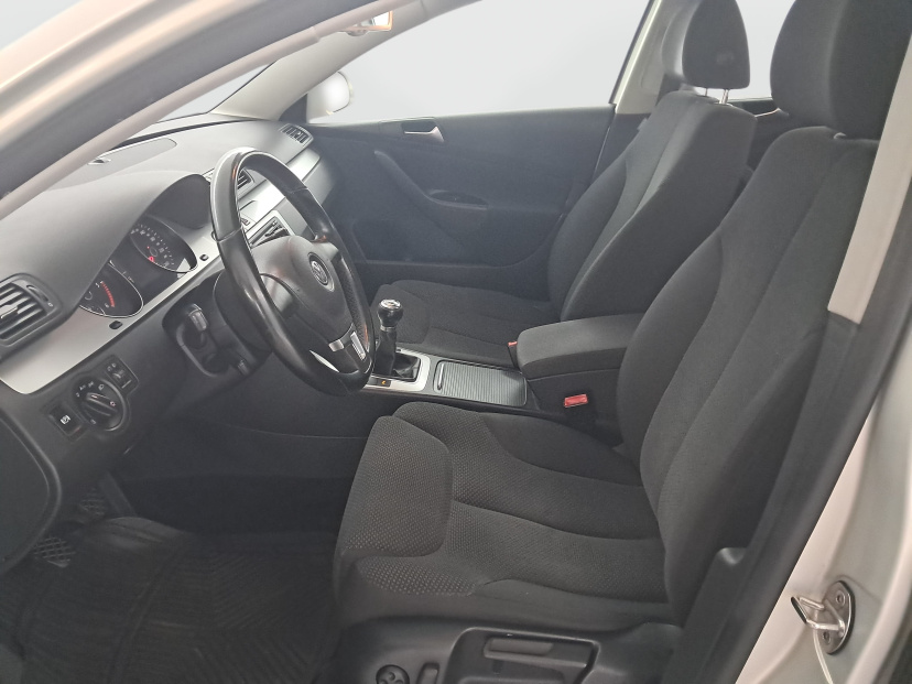 Volkswagen Passat, 2010