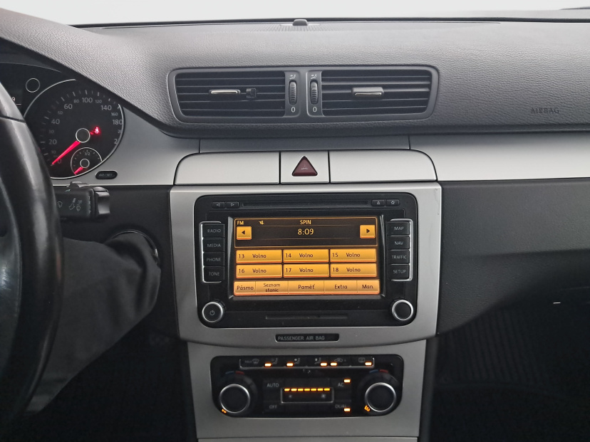 Volkswagen Passat, 2010