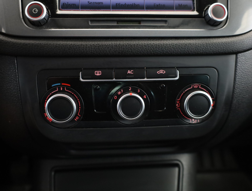 Volkswagen Tiguan, 2012