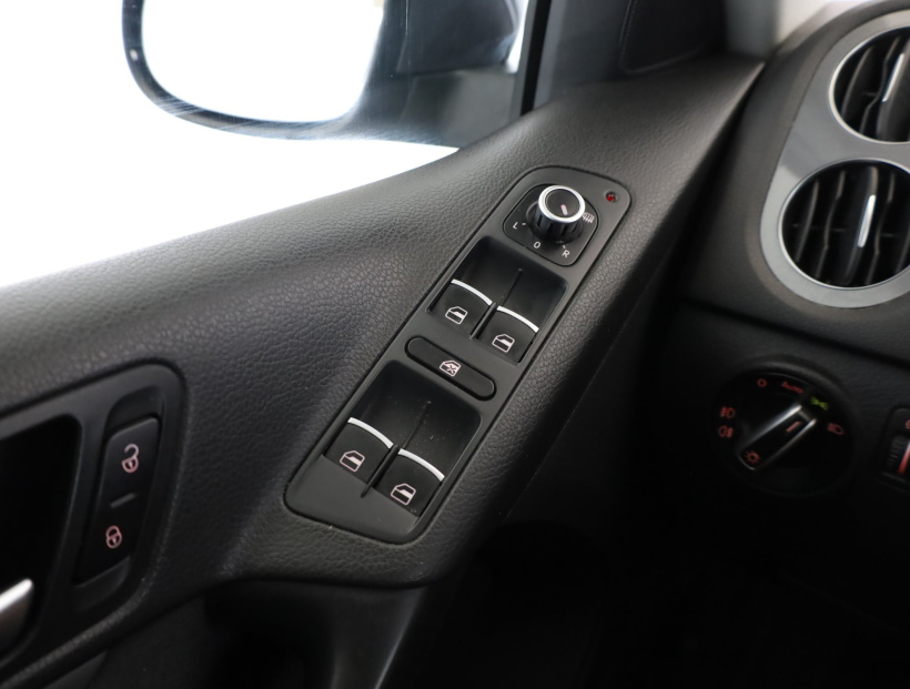 Volkswagen Tiguan, 2012