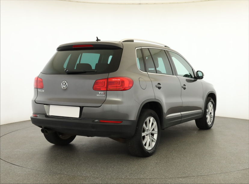 Volkswagen Tiguan, 2012