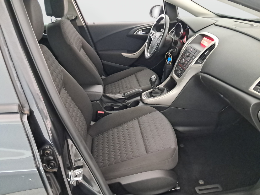 Opel Astra, 2013