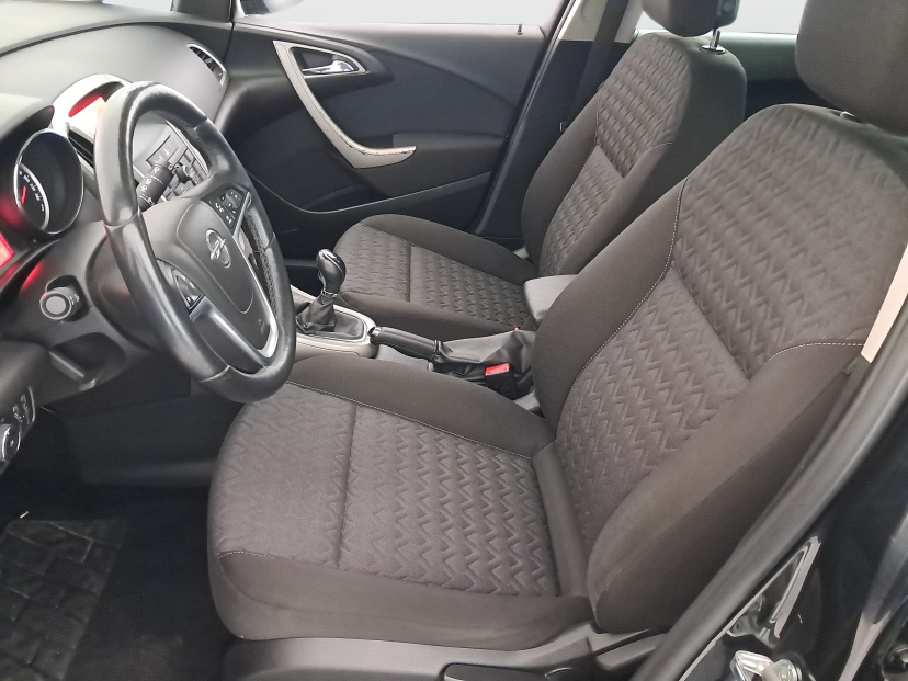 Opel Astra, 2013