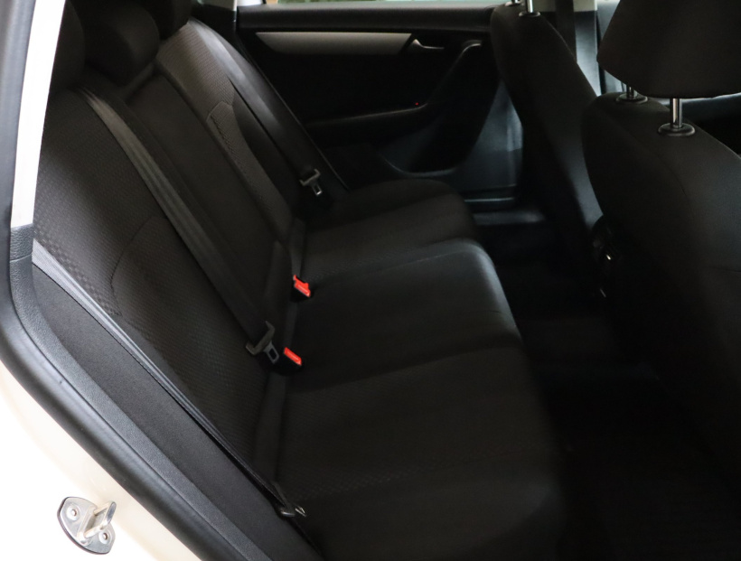 Volkswagen Passat, 2013