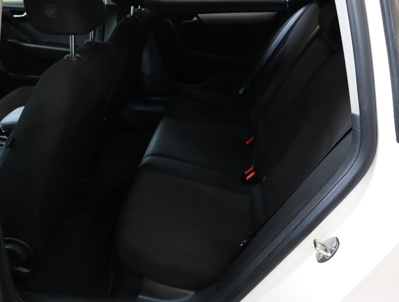 Volkswagen Passat, 2013