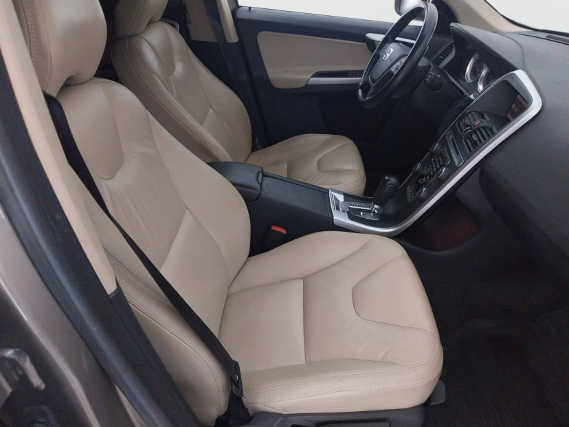 Volvo XC60, 2011