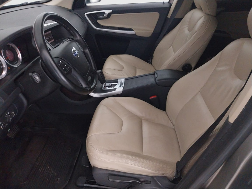 Volvo XC60, 2011