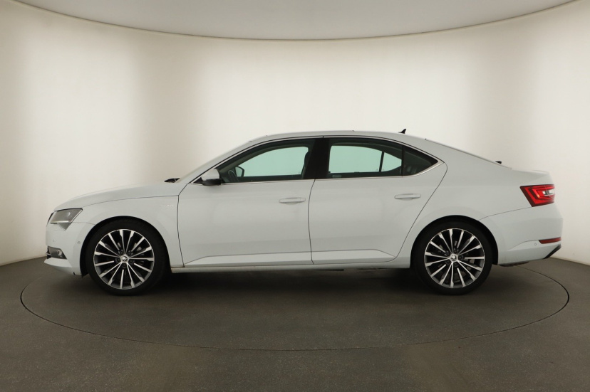 Škoda Superb, 2015