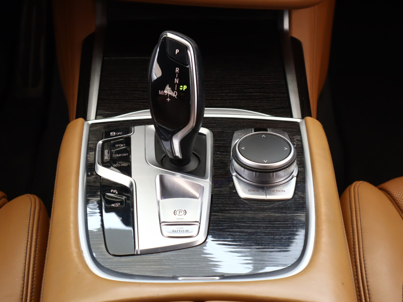 BMW 7, 2019