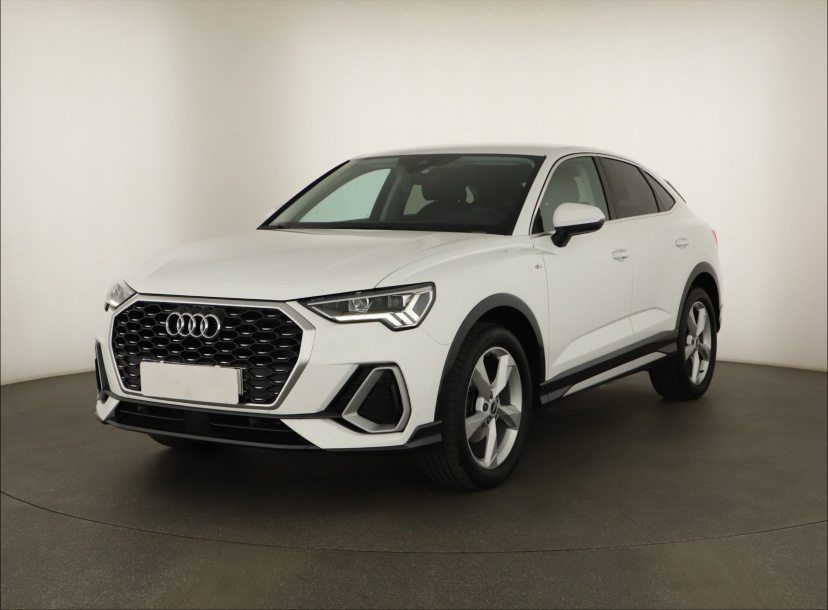 Audi Q3 Sportback, 2020