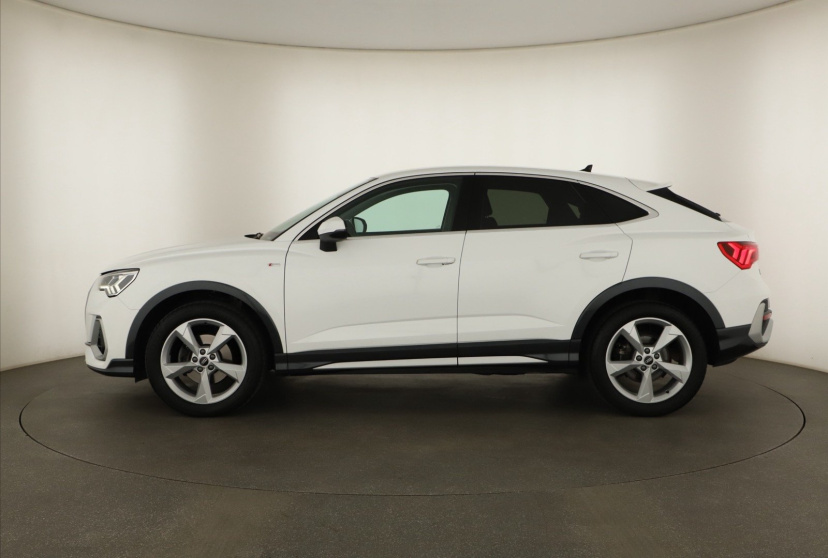 Audi Q3 Sportback, 2020