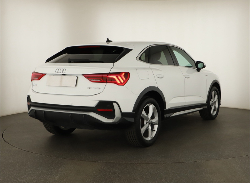 Audi Q3 Sportback, 2020