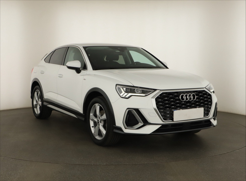 Audi Q3 Sportback, 2020