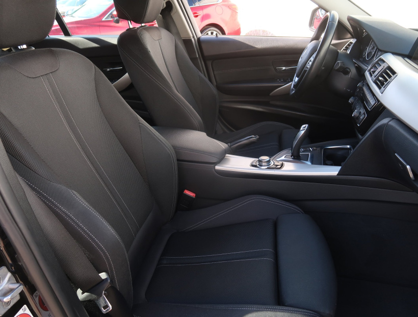 BMW 3, 2017