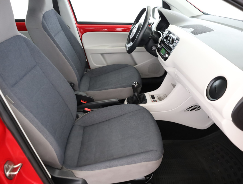 Volkswagen Up!, 2015