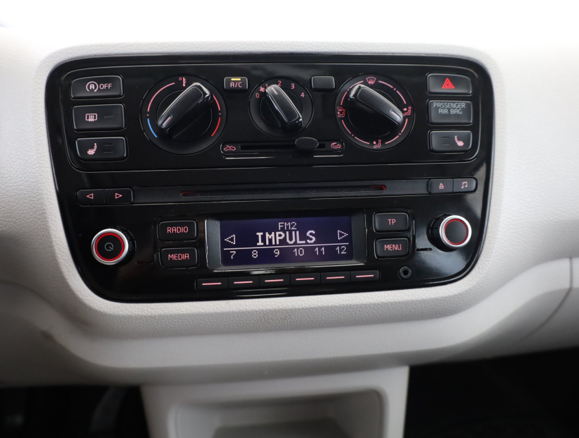 Volkswagen Up!, 2015