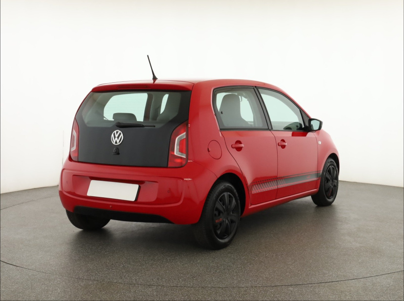 Volkswagen Up!, 2015