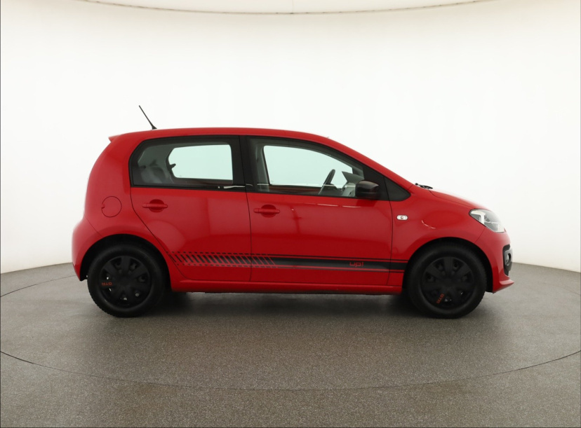 Volkswagen Up!, 2015