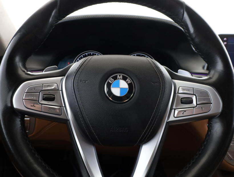 BMW 7, 2019