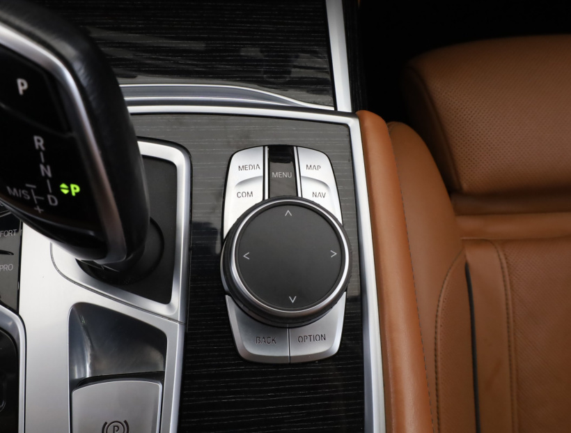 BMW 7, 2019