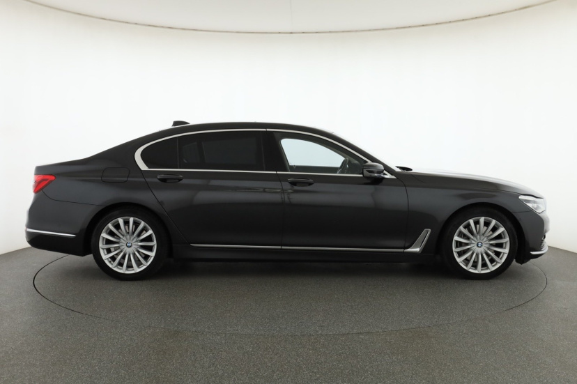 BMW 7, 2019