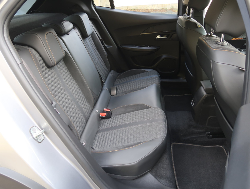 Peugeot e-2008, 2022