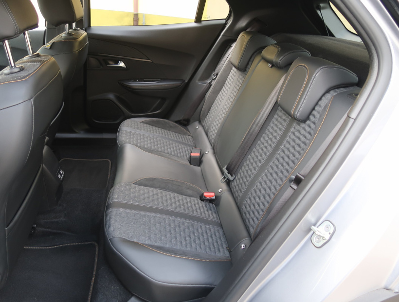 Peugeot e-2008, 2022
