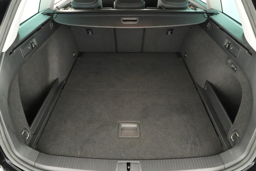 Volkswagen Passat, 2021