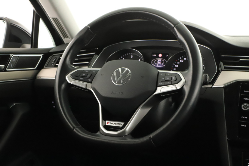Volkswagen Passat, 2021