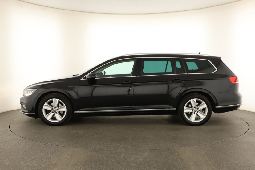 Volkswagen Passat, 2021