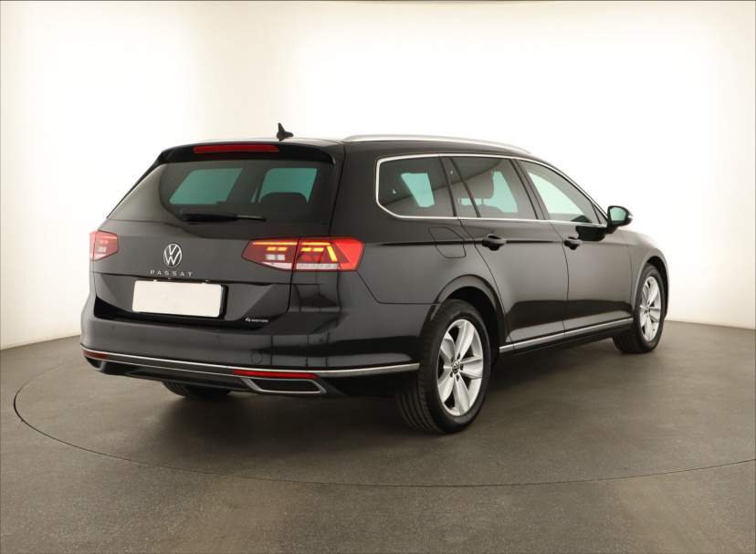 Volkswagen Passat, 2021