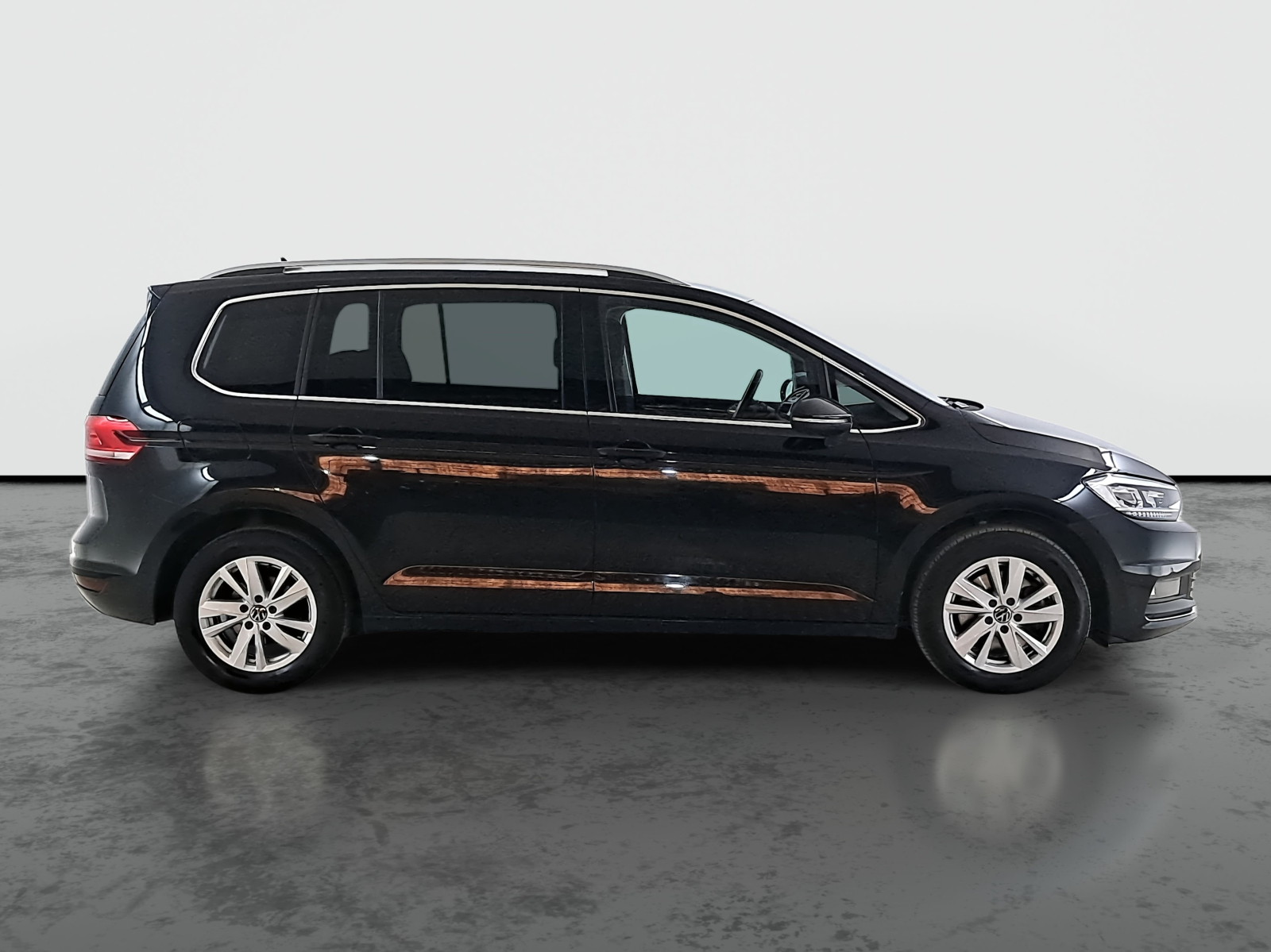 Volkswagen Touran - 2023