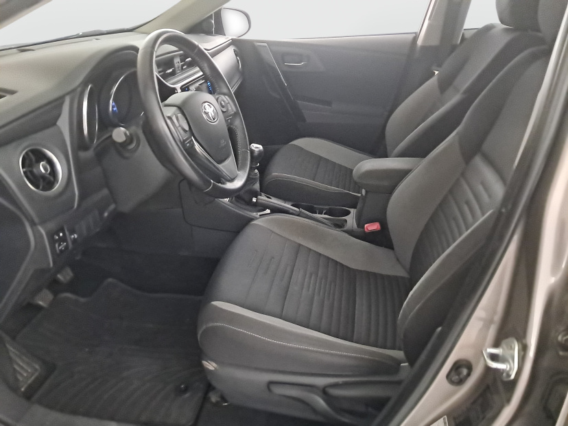 Toyota Auris, 2016