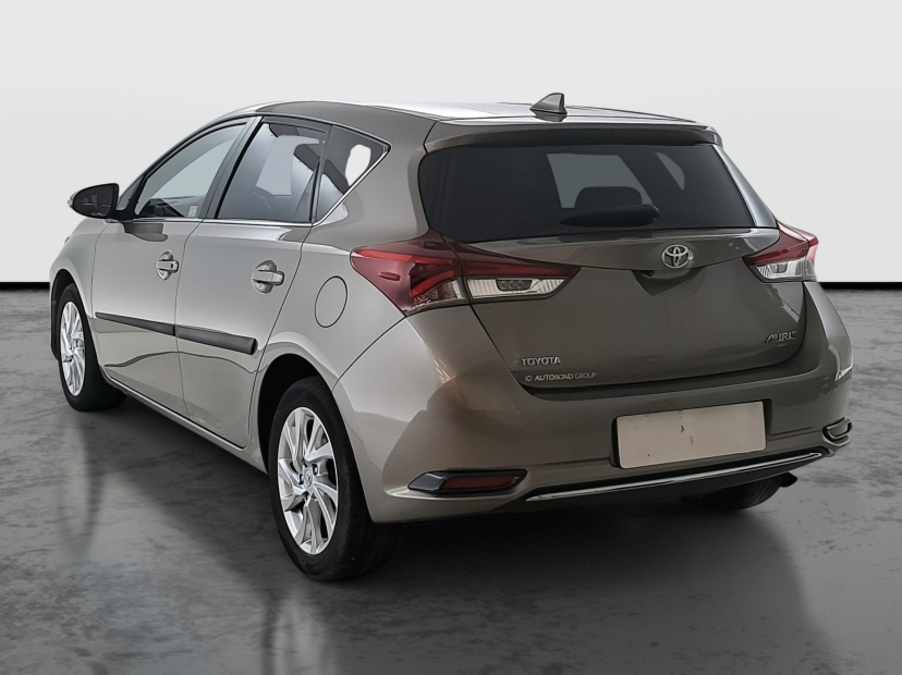 Toyota Auris, 2016