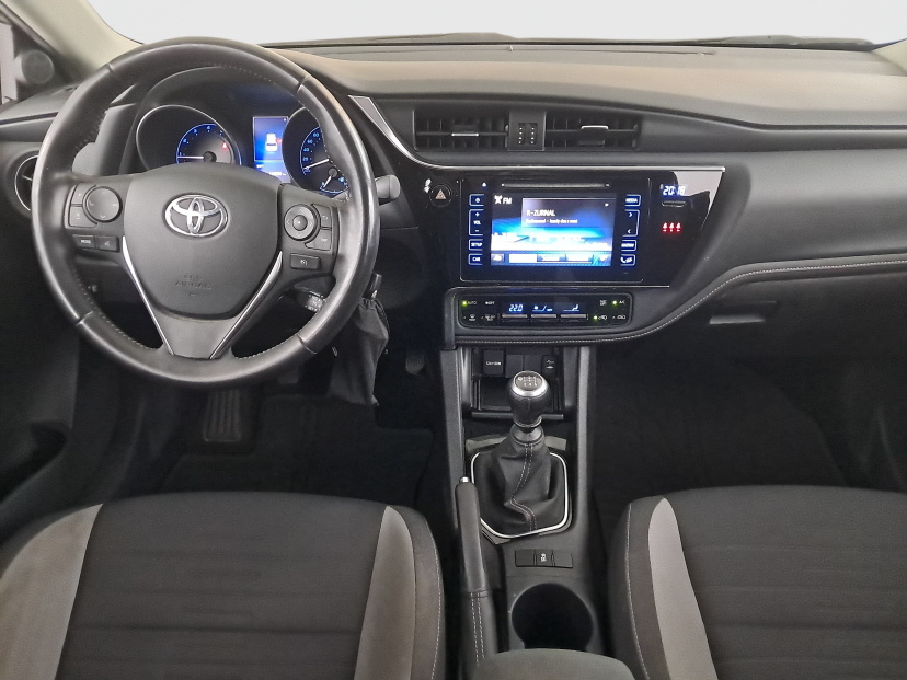 Toyota Auris, 2016