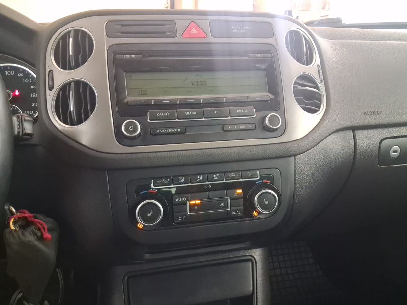 Volkswagen Tiguan, 2011