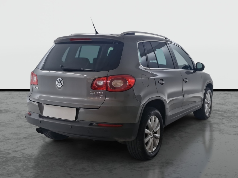 Volkswagen Tiguan, 2011