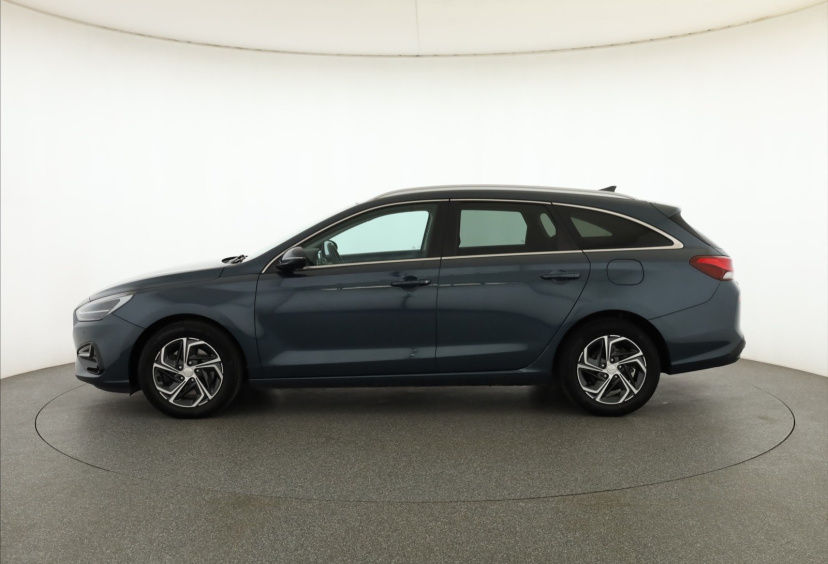 Hyundai i30, 2022