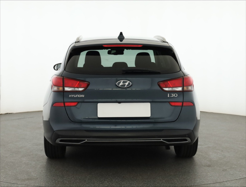 Hyundai i30, 2022