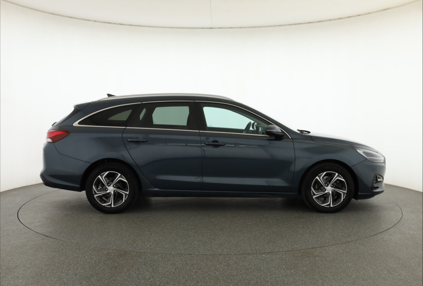 Hyundai i30, 2022