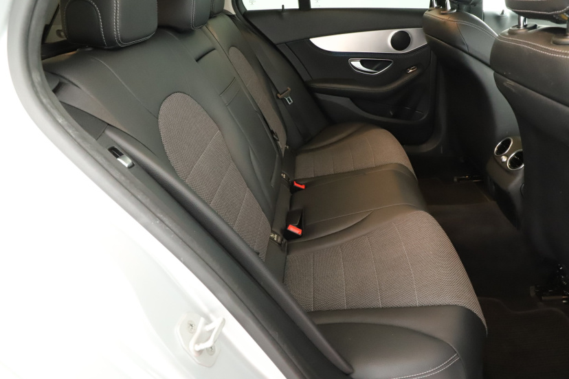 Mercedes-Benz C, 2015
