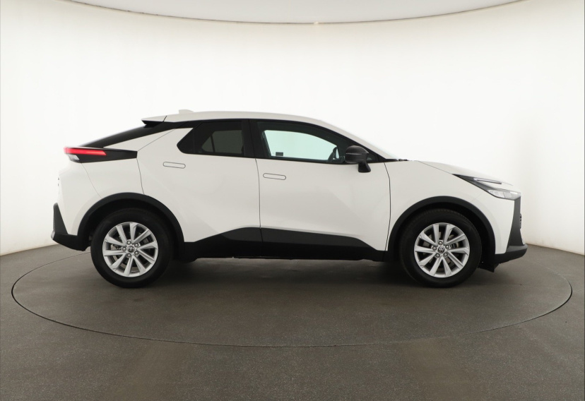 Toyota C-HR, 2025