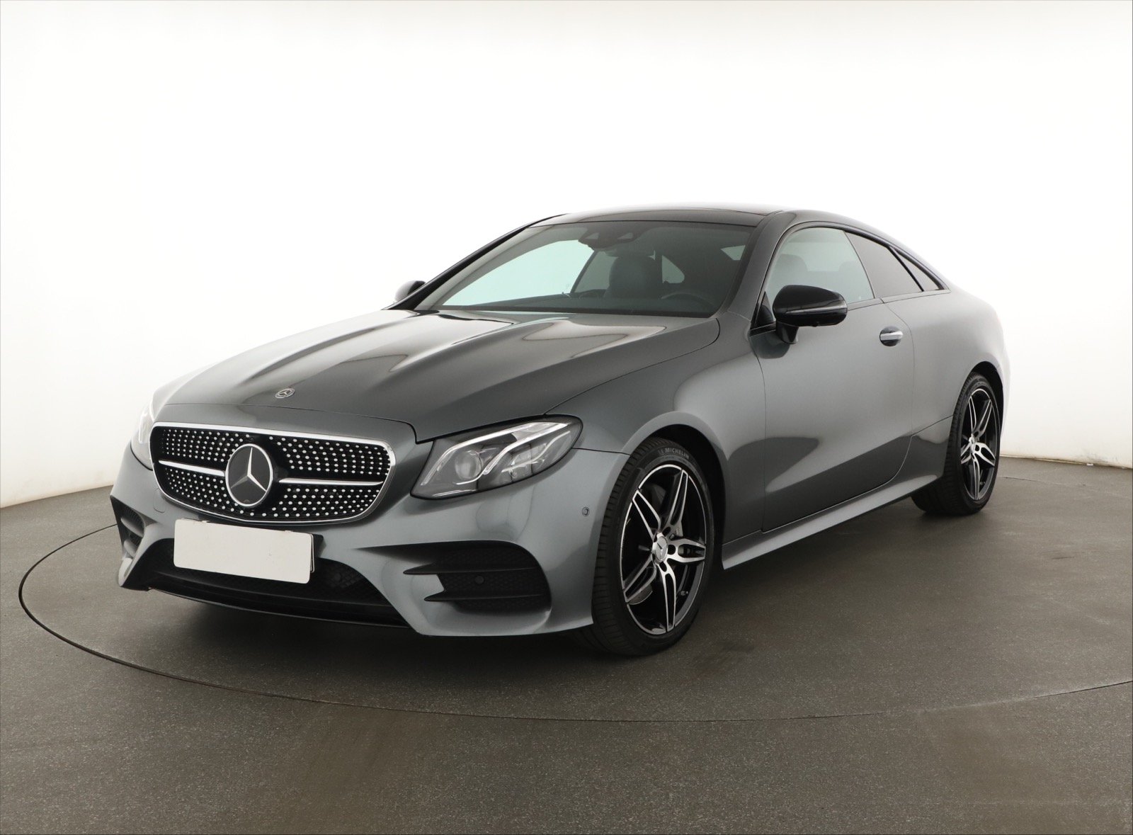 Mercedes-Benz E - 2019