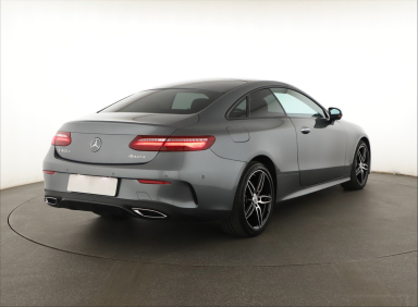 Mercedes-Benz E - 2019